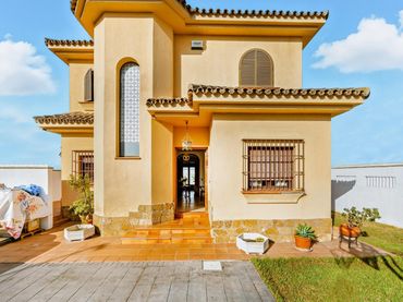 Villa mit Pool zum Verkauf in Núcleo urbano