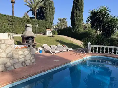 Chalet con piscina en venta en El Faro de Calaburra - Chaparral, imagen 3