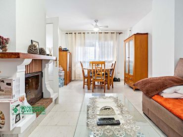 Casa amb balcó en venda a Calle Jordi Tarrés