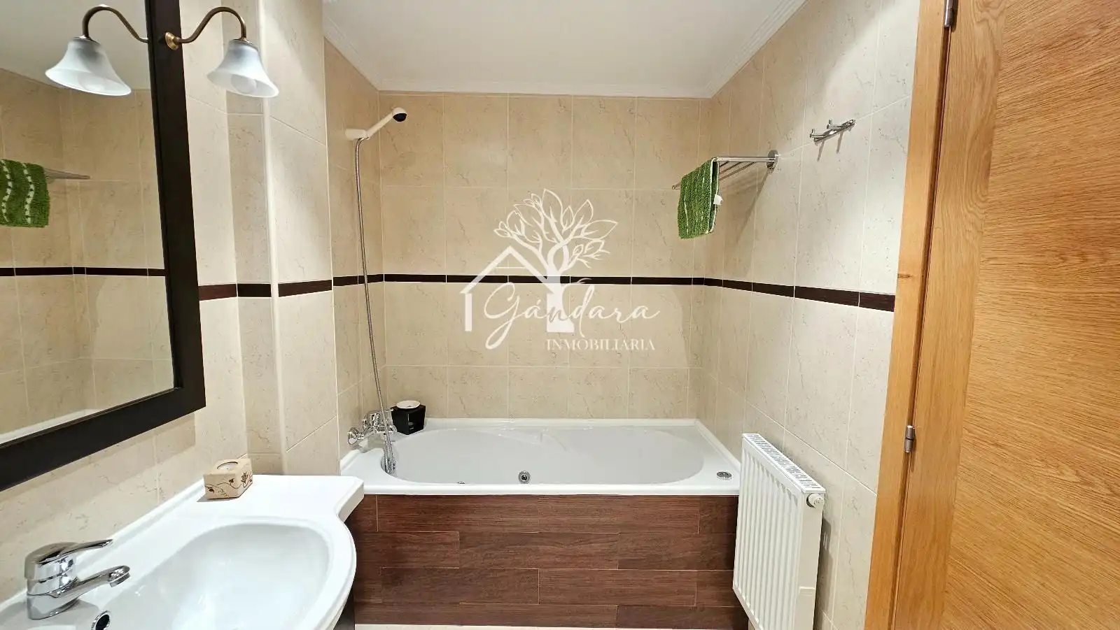 Baño de Piso de alquiler en Narón con Calefacción, Terraza y Trastero