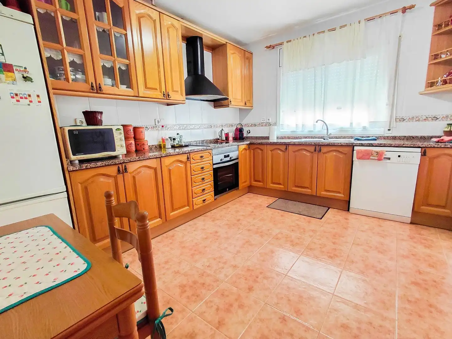Cuina de Casa adosada en venda en Cunit amb Aire condicionat, Calefacció i Terrassa