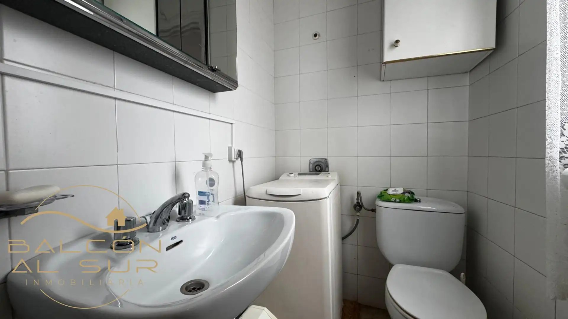 Bathroom of Houses for sale in Rota  with Air Conditioner, Terrace and Storage room