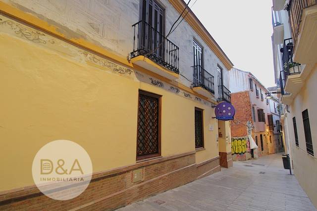Edificio en Venta en Calle TOMAS DE COZAR en Centro Histórico