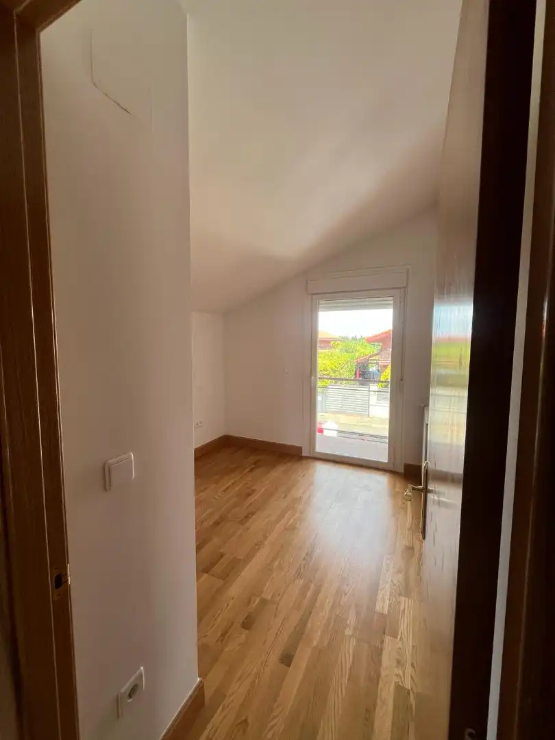 Dormitori de Casa o xalet en venda en Renedo de Esgueva amb Calefacció, Jardí privat i Parquet