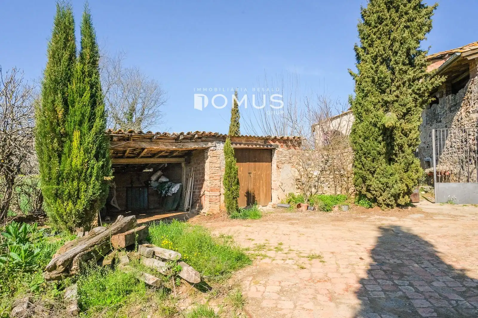 Country homes for sale in Besalú  with Private garden