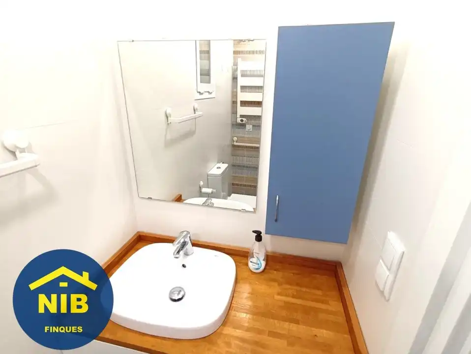 Baño de Piso en venta en Barcelona con Calefacción, Parquet y Horno