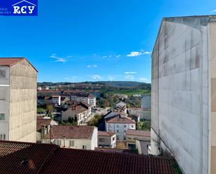 Vista exterior de Pis en venda en Santiago de Compostela  amb Calefacció i Balcó