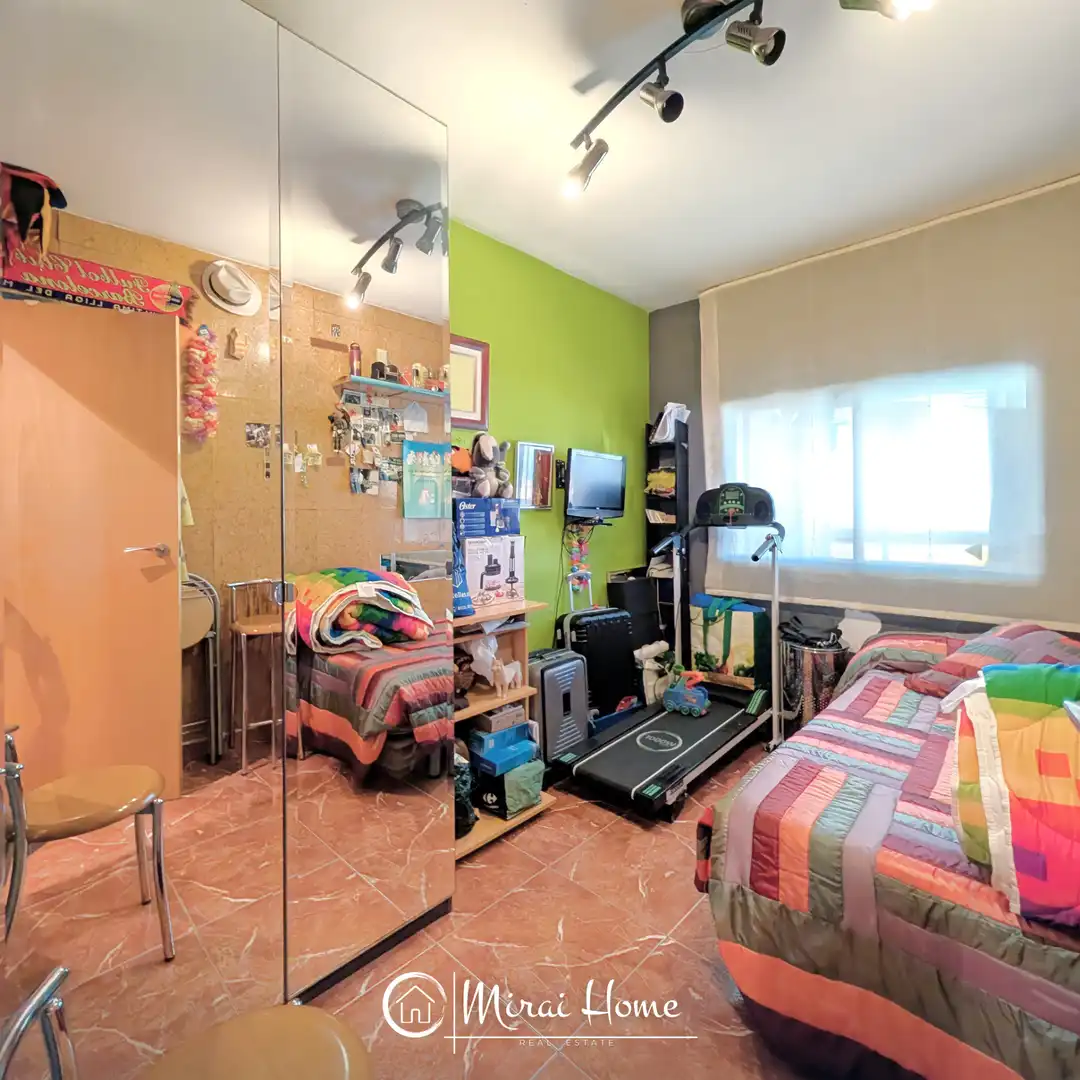 Habitación de Piso en venta en Santa Coloma de Gramenet con Aire acondicionado, Calefacción y Terraza