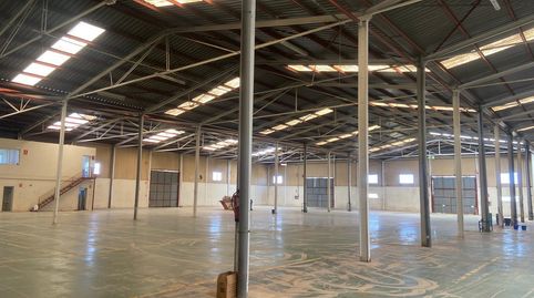 Nave con una ubicación extraordinaria y todas las instalaciones
