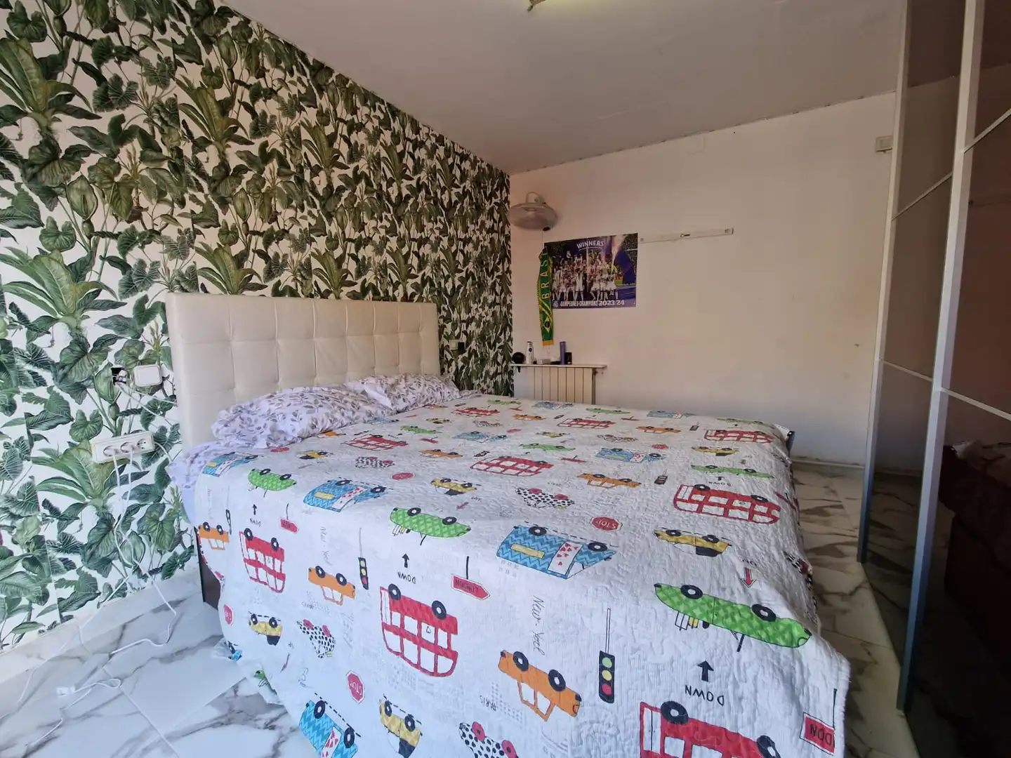 Habitación de Piso en venta en Badalona con Trastero, Horno y Balcón