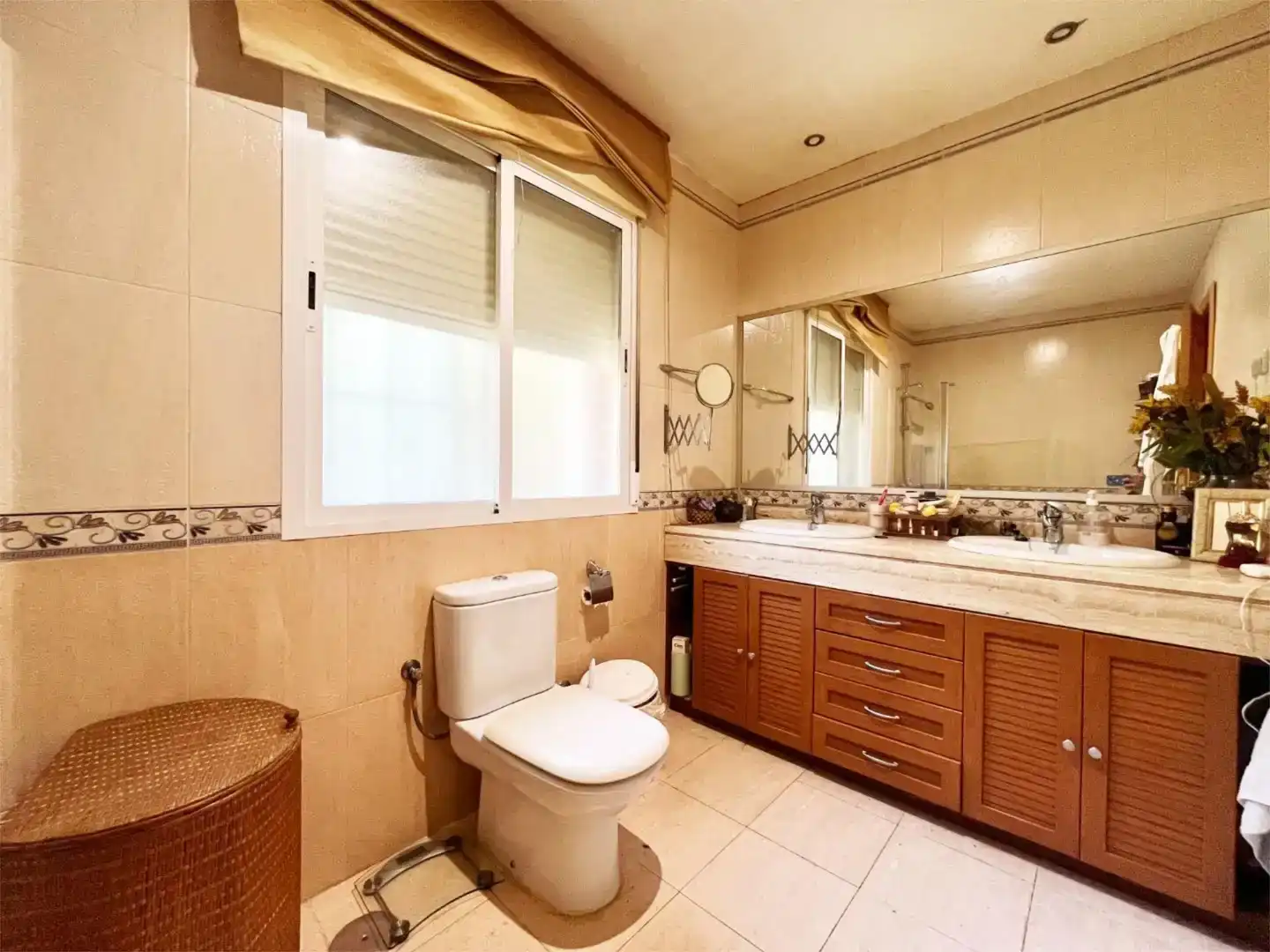 Bany de Casa o xalet en venda en Villanueva del Pardillo amb Aire condicionat, Jardí privat i Parquet