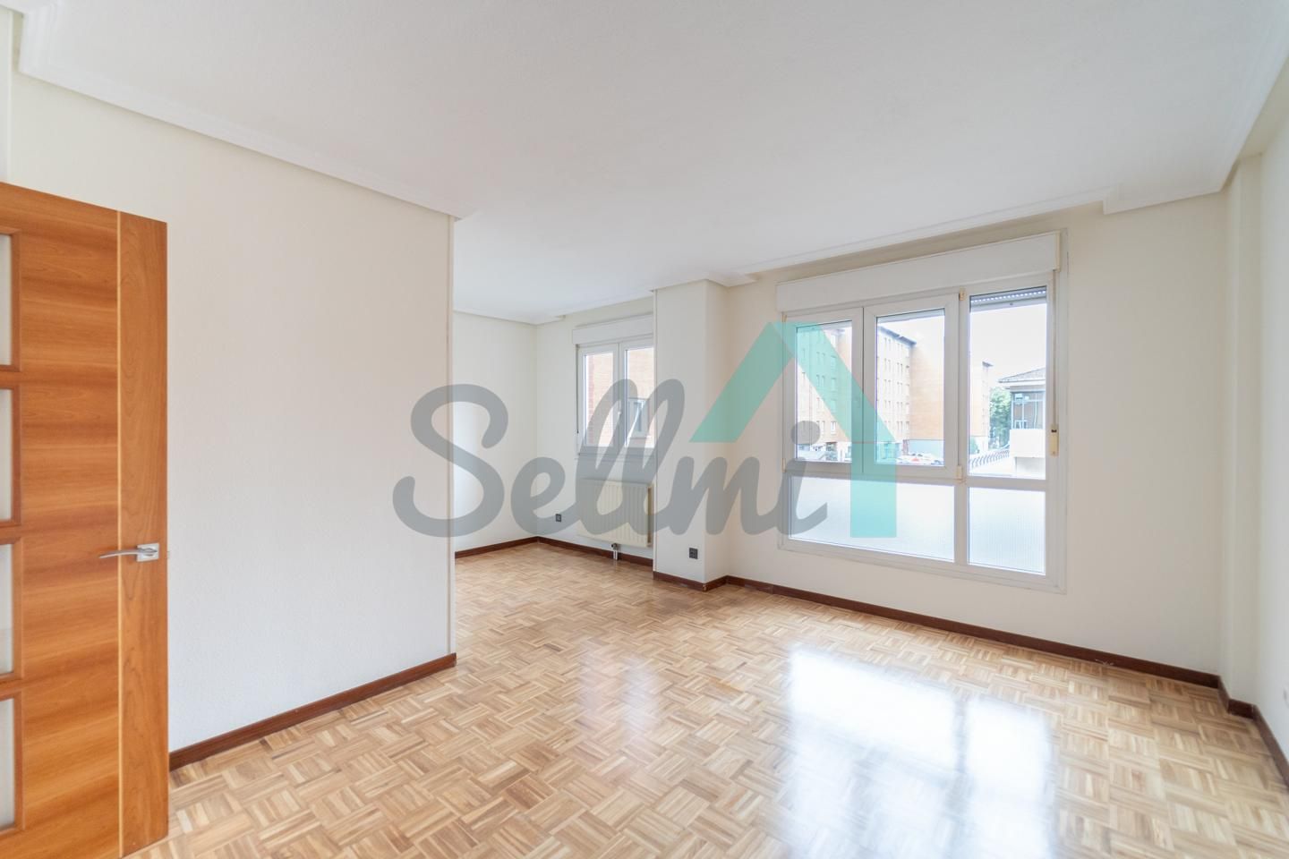Living room of Flat for sale in Oviedo   with Heating, Parquet flooring and Terrace