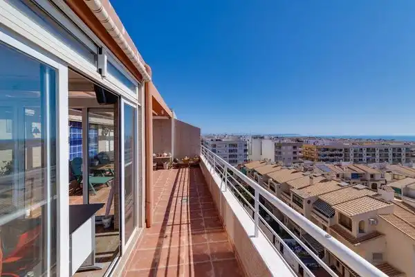 Vista exterior de Piso en venta en Guardamar del Segura con Aire acondicionado, Terraza y Amueblado