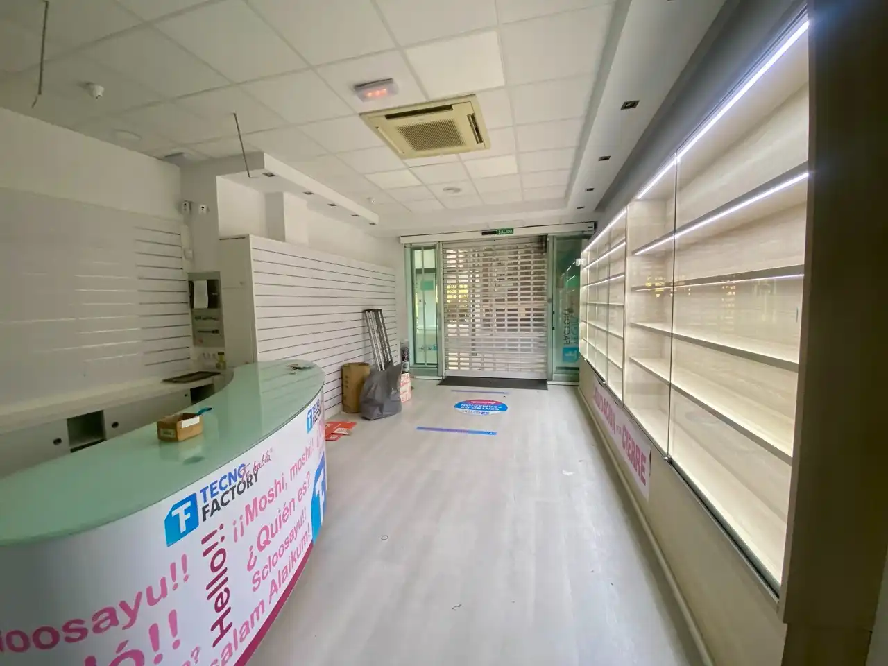 Local comercial en venda a Calle Ramón y Cajal 8A