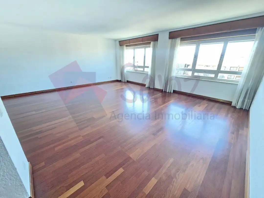 Sala de estar de Piso de alquiler en  Logroño con Calefacción y Balcón