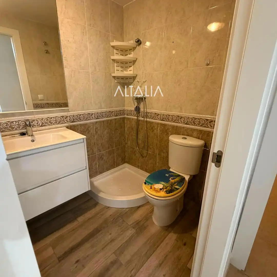 Baño de Piso en venta en Cuenca con Terraza, Trastero y Balcón