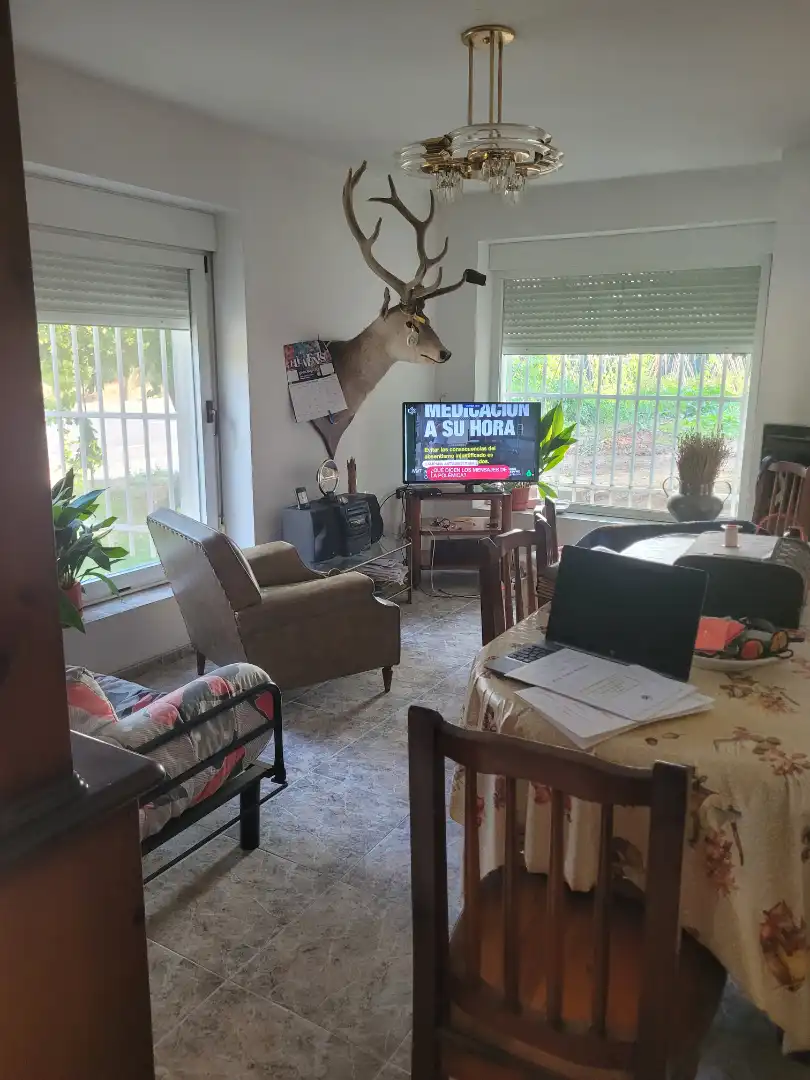 Sala de estar de Casa o chalet en venta en Aldealpozo con Jardín privado, Amueblado y Horno