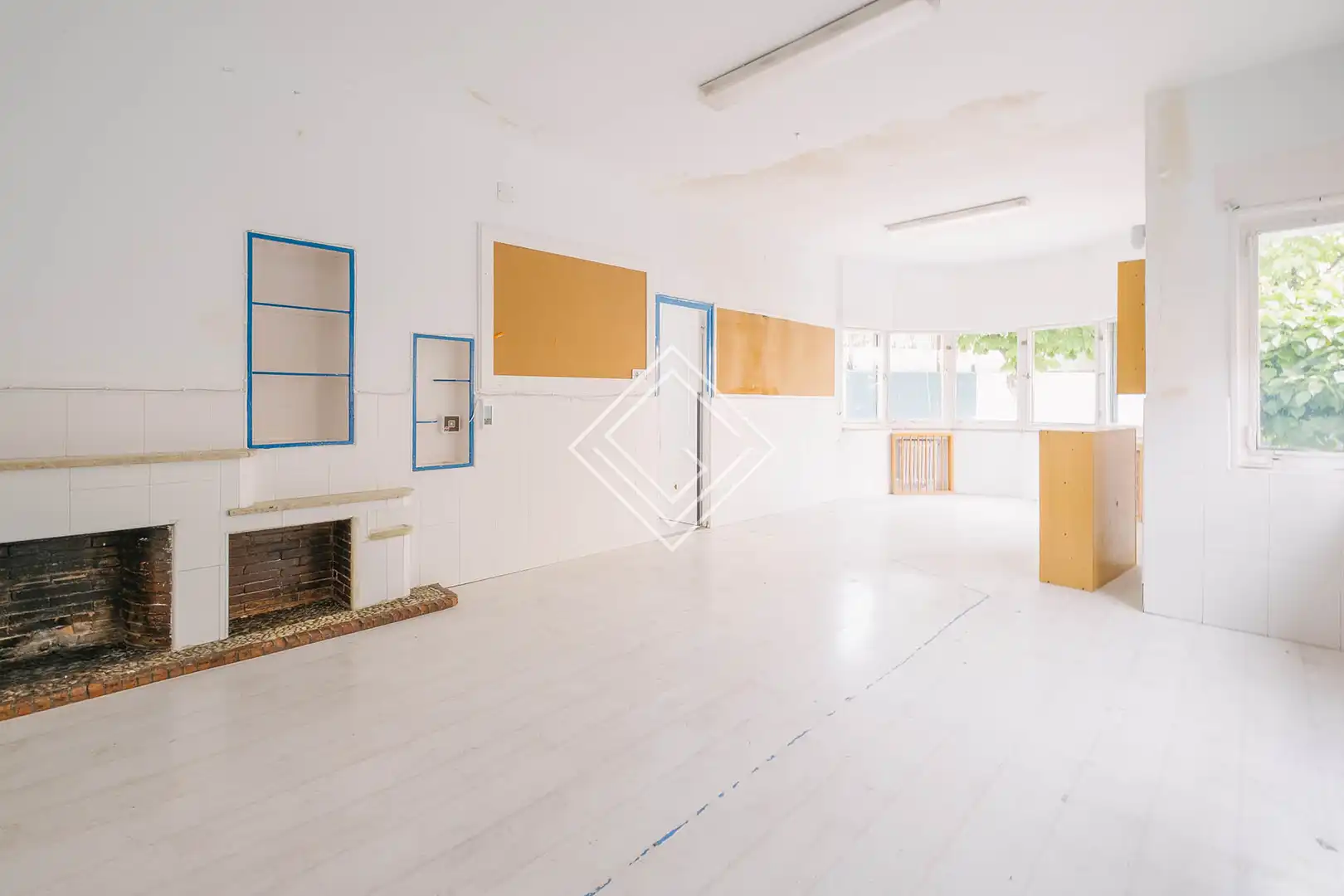 Buildings for sale in Madrid
