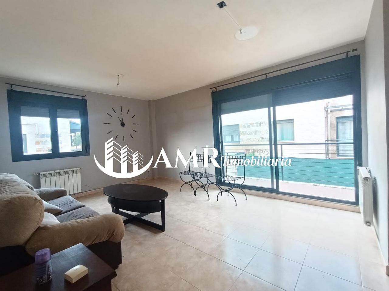 Single-family semi-detached for sale in Villaluenga de la Sagra