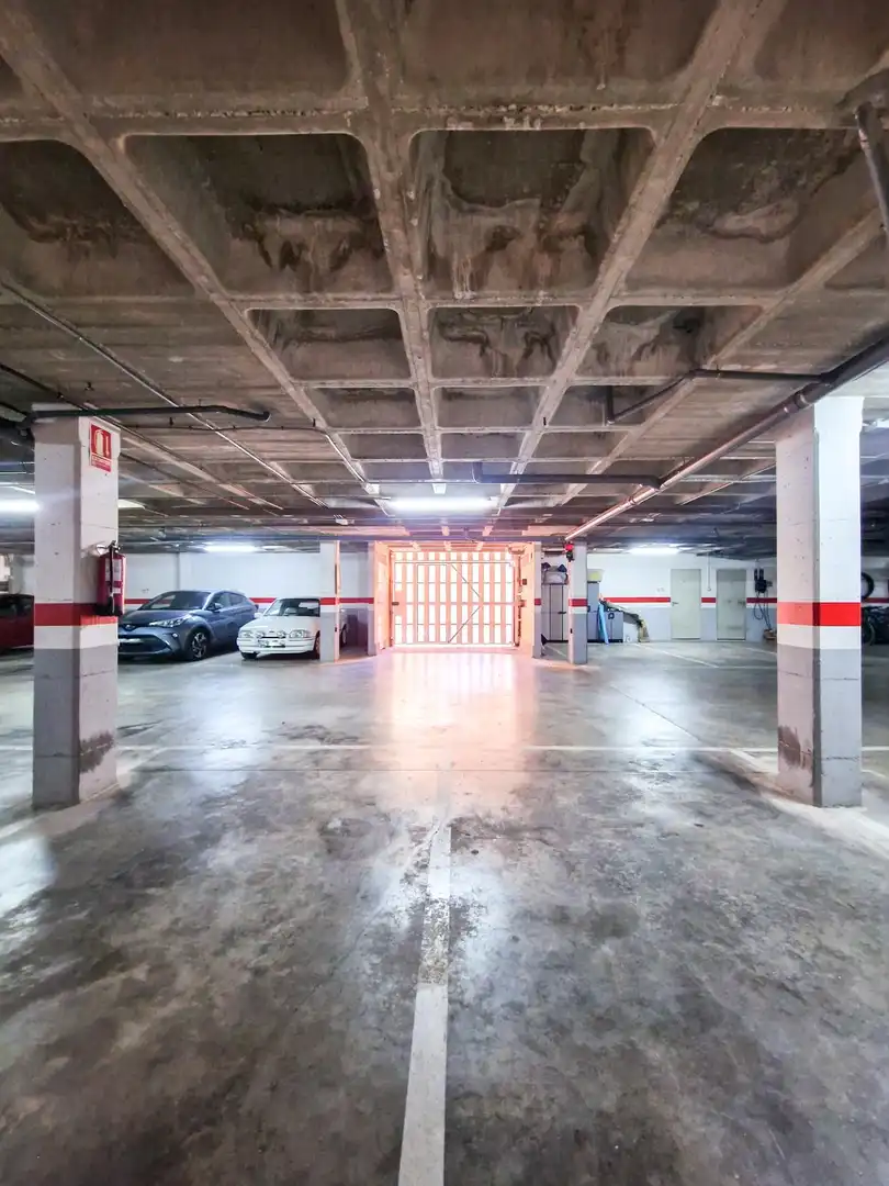 Parking of Houses for sale in Elche / Elx  with Air Conditioner, Heating and Private garden