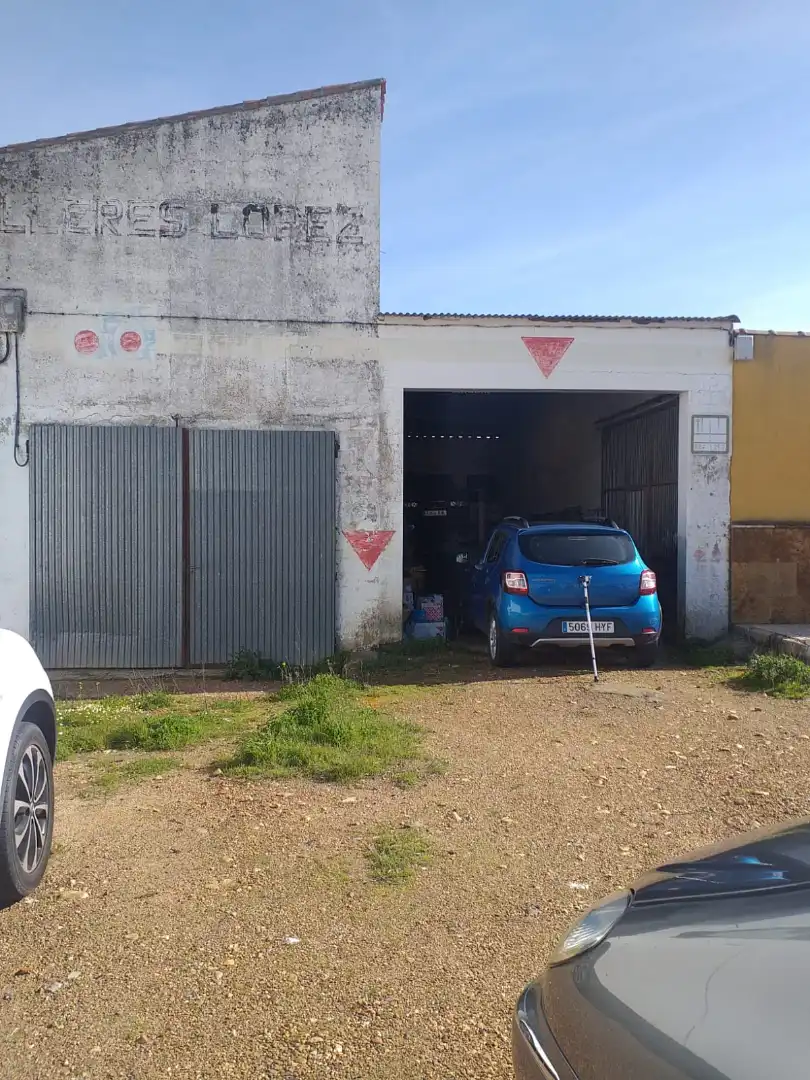 Local comercial en venda a Villanueva de la Serena, imagen 3