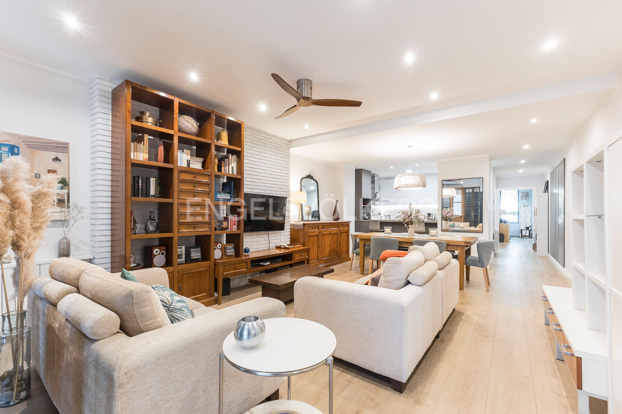 Living room of Apartment for sale in  Barcelona Capital  with Heating, Parquet flooring and Terrace