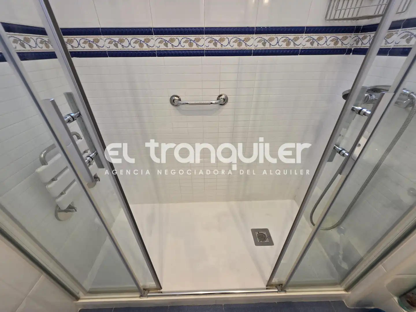 Baño de Piso de alquiler en Madrid con Aire acondicionado, Parquet y Amueblado