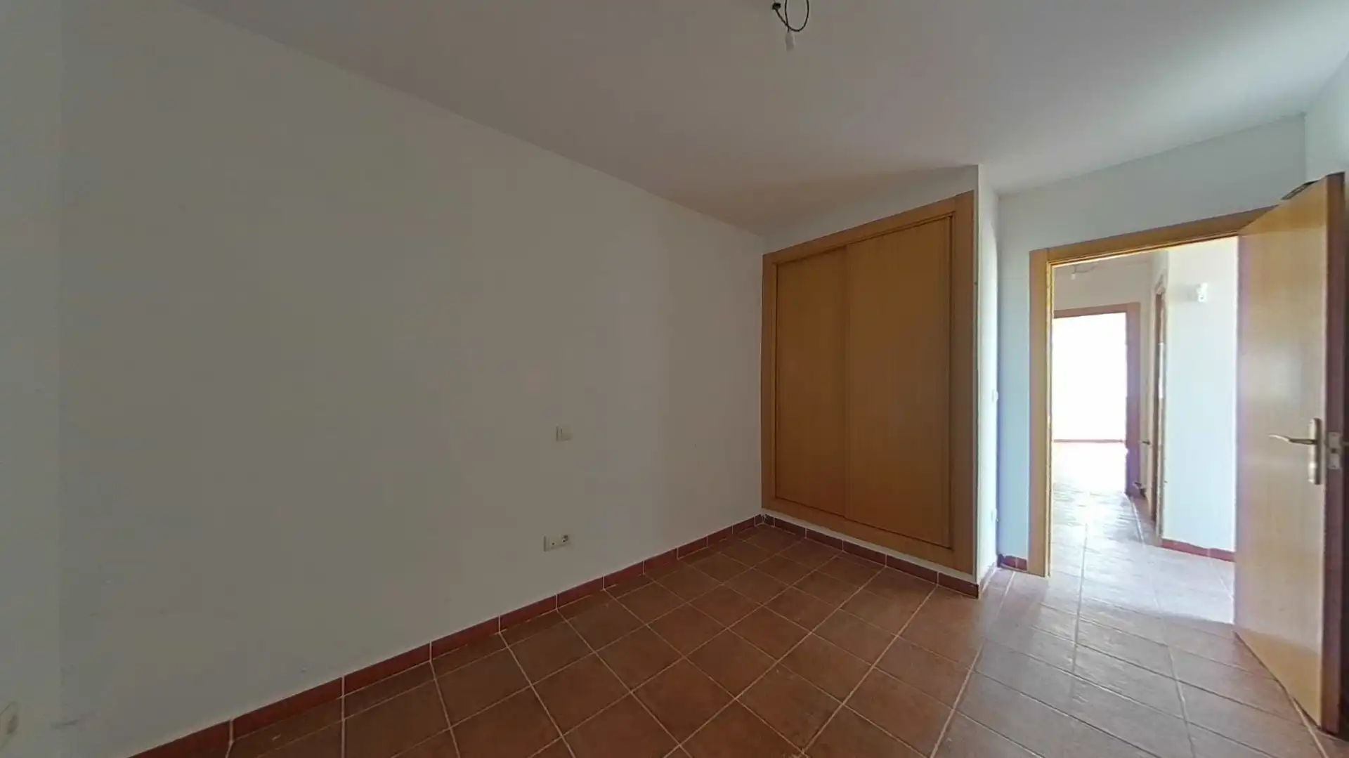 Dormitori de Casa adosada en venda en Castillejo de Mesleón amb Jardí privat
