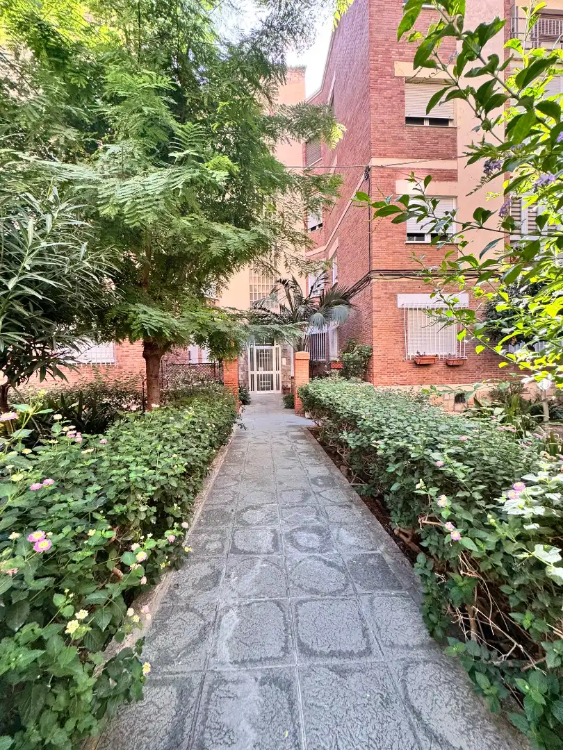 Flat with garden for sale in Calle Tirso de Molina 20