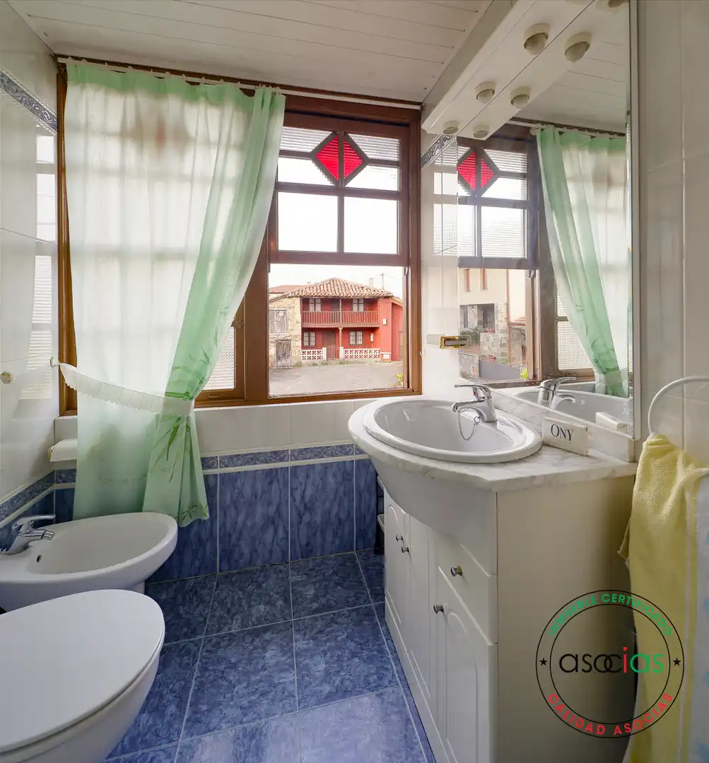 Baño de Casa o chalet en venta en Parres con Calefacción y Terraza