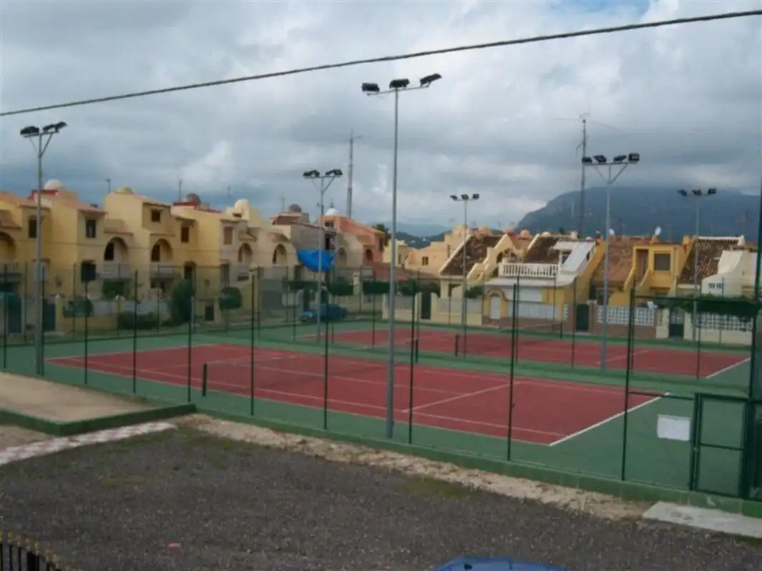 Vista exterior de Planta baja en venta en Tavernes de la Valldigna con Terraza y Piscina comunitaria