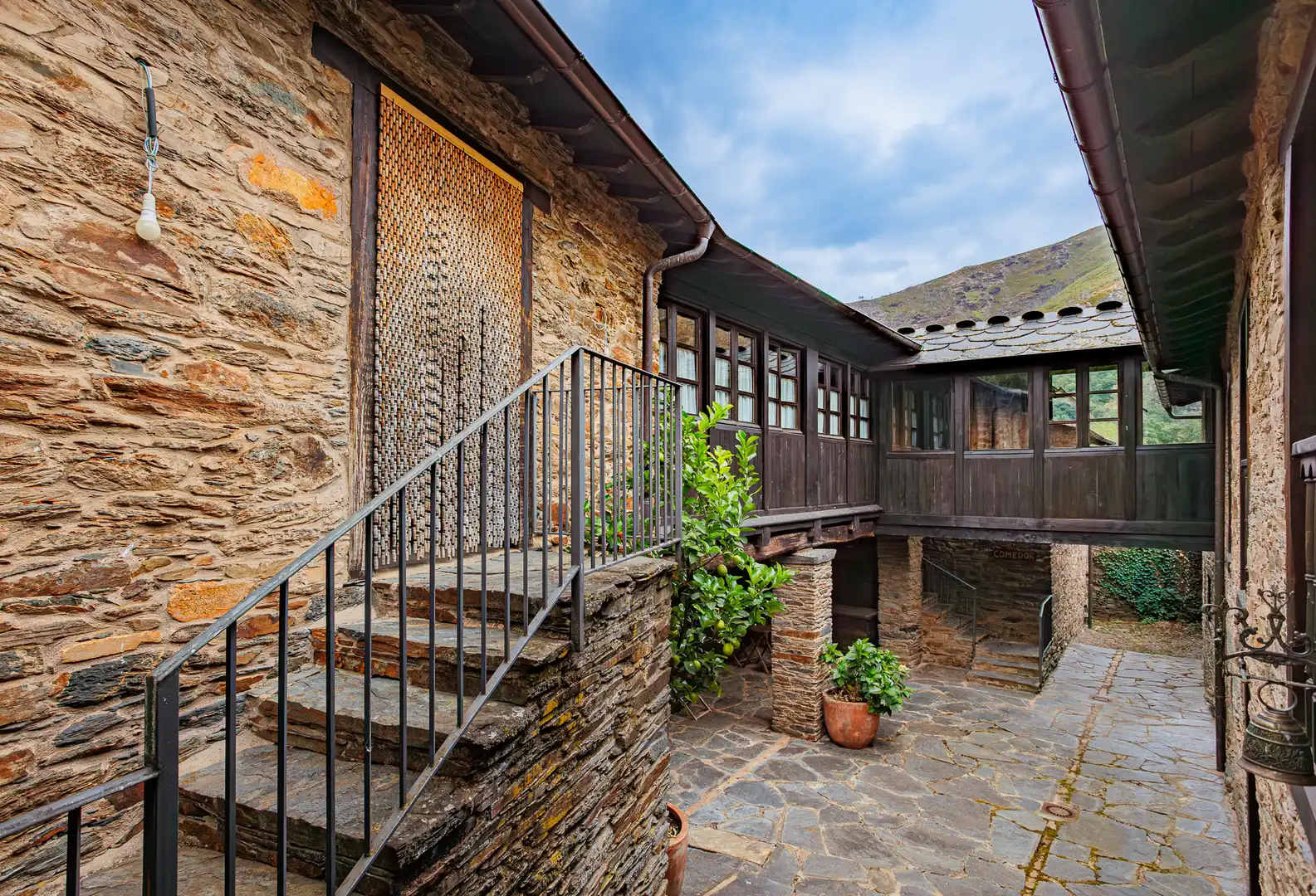 Vista exterior de Local en venta en Folgoso do Courel con Amueblado