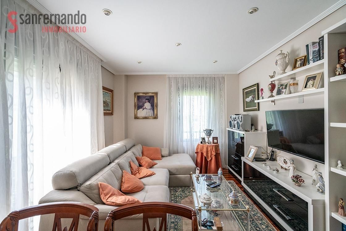 Sala de estar de Piso en venta en Piélagos con Calefacción y Trastero