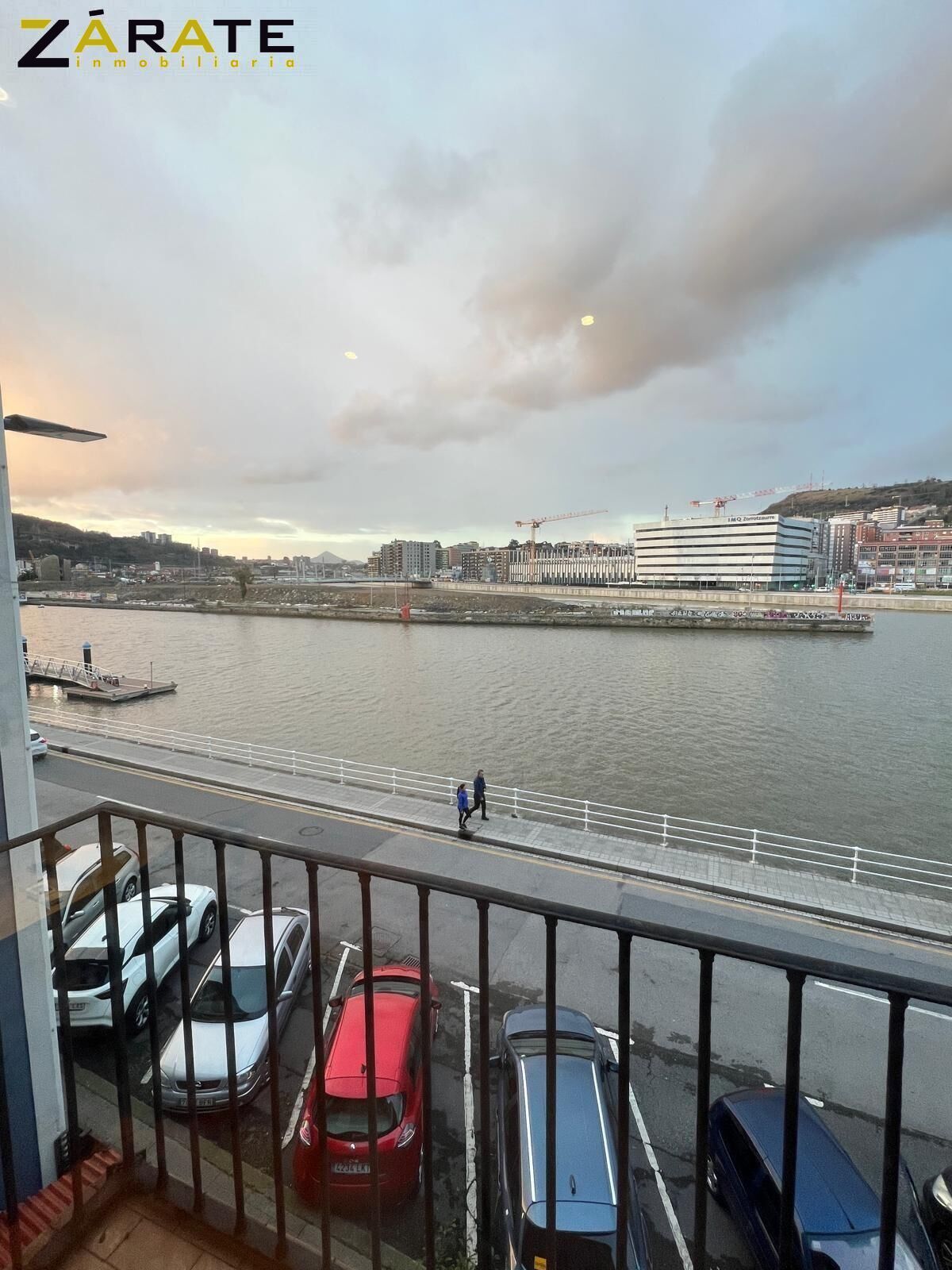 Vista exterior de Pis en venda en Bilbao  amb Calefacció, Terrassa i Traster