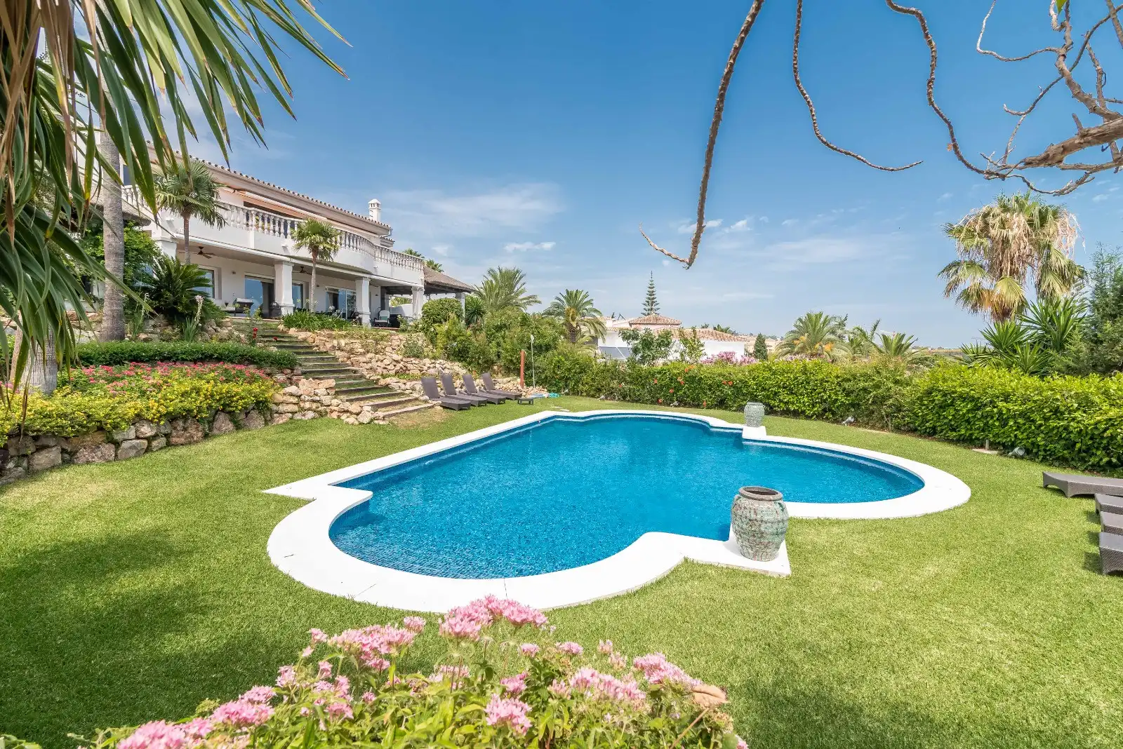 Jardí de Casa o xalet en venda en Marbella amb Aire condicionat, Jardí privat i Terrassa