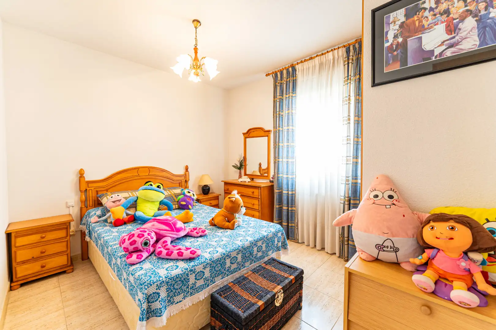 Dormitori de Casa adosada en venda en Arroyomolinos (Madrid) amb Calefacció, Jardí privat i Moblat