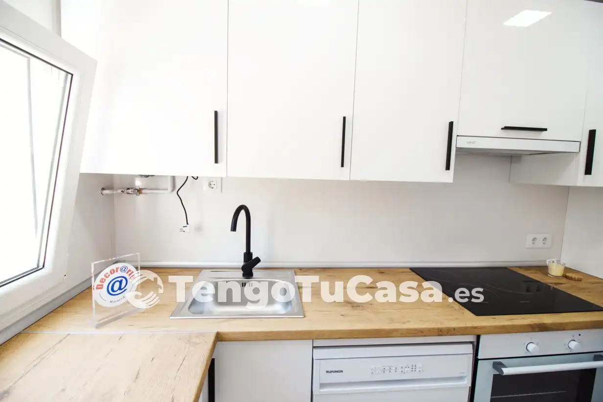 Kitchen of Flat for sale in Madrid  with Air Conditioner, Heating and Parquet flooring