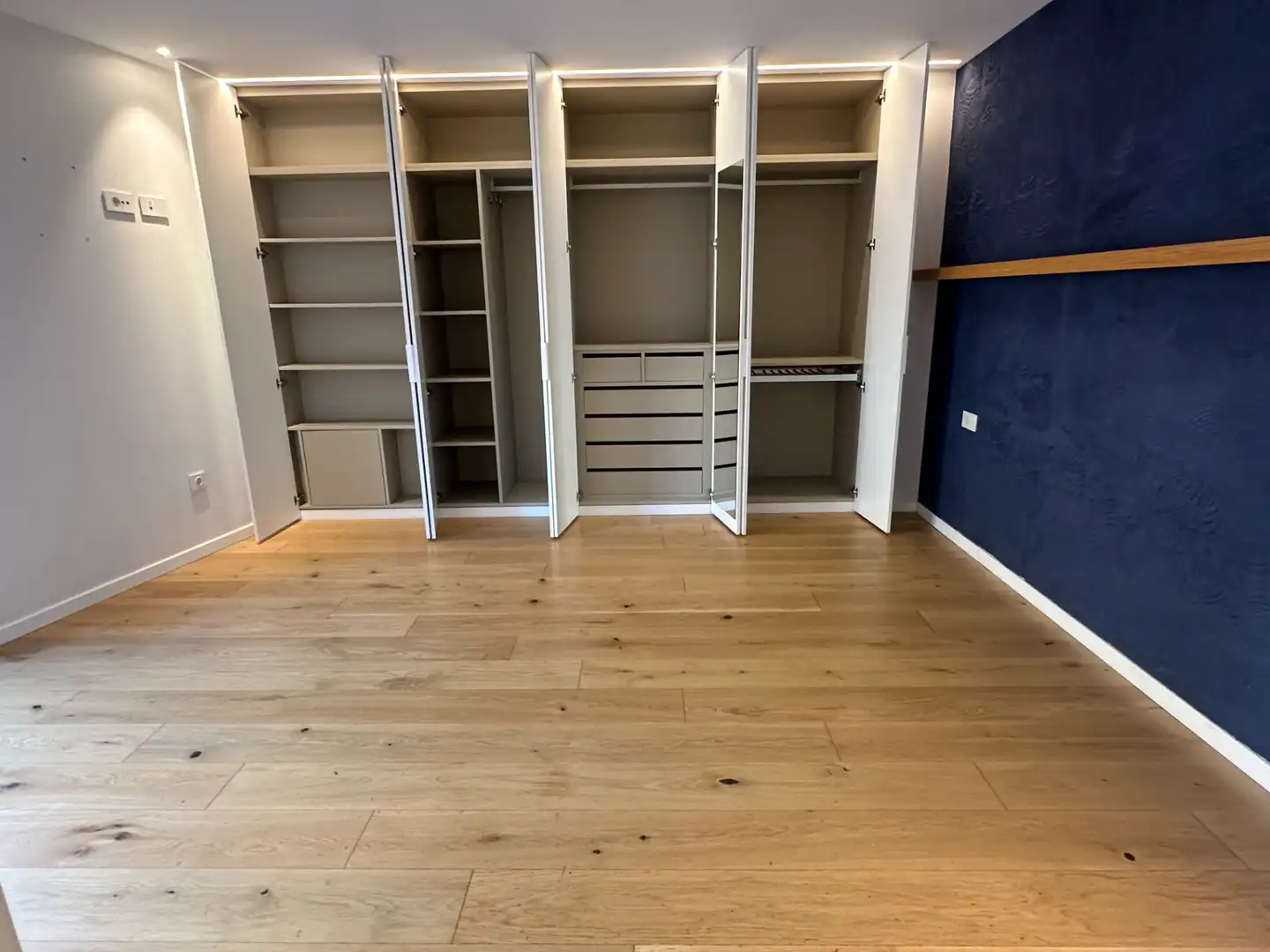 Dormitori de Àtic de lloguer en Valencia amb Aire condicionat, Calefacció i Parquet