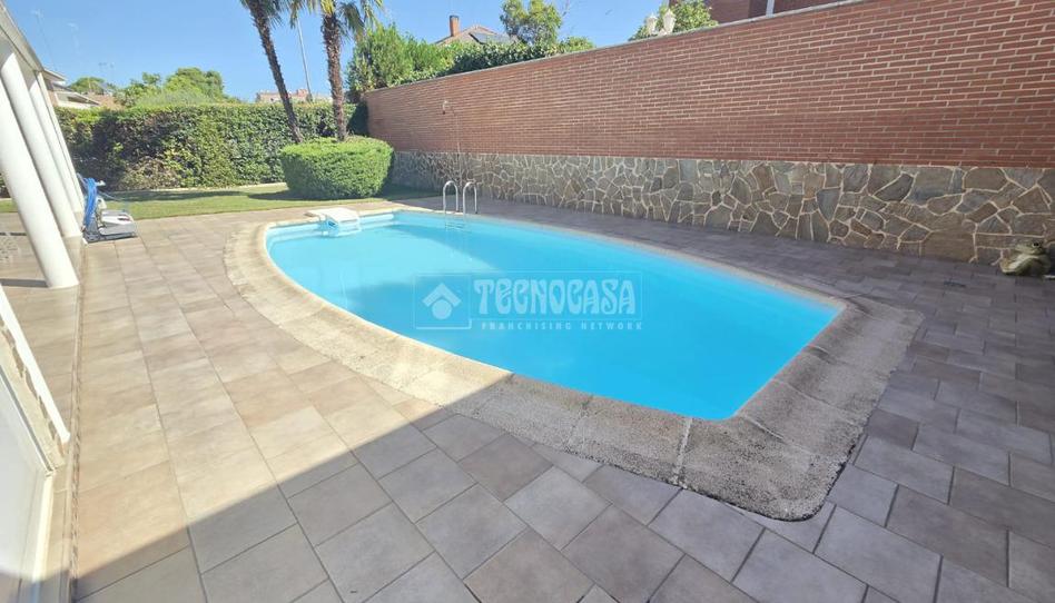 Foto 1 de Casa adosada en venda a Hispanoamérica - Comunidades, Madrid