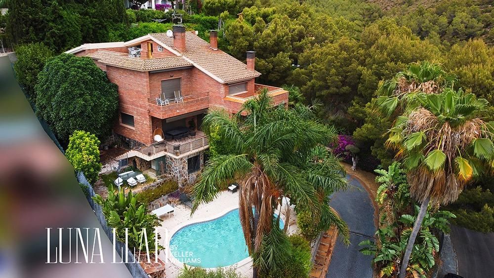 Exterior view of House or chalet for sale in Castelldefels  with Air Conditioner, Heating and Private garden