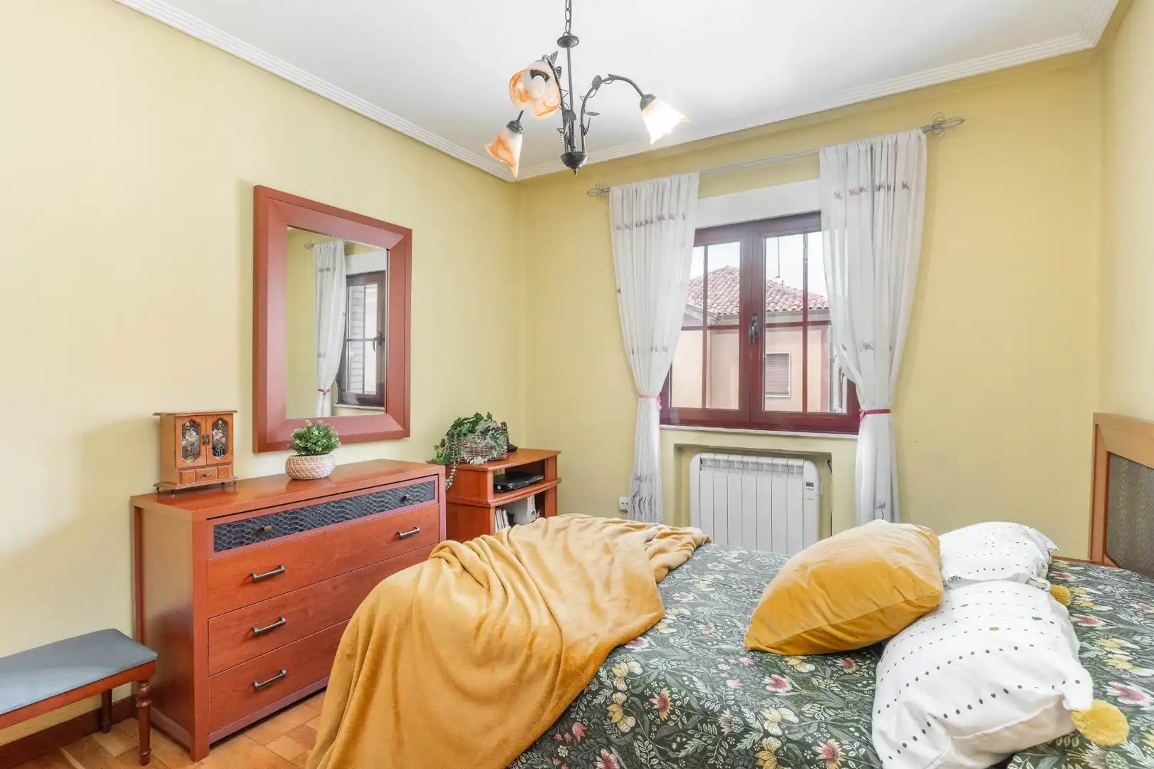 Habitación de Casa o chalet en venta en Llanera con Calefacción, Jardín privado y Terraza
