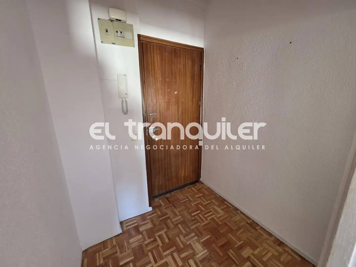 Flat for rent in Madrid  with Air Conditioner, Parquet flooring and Terrace