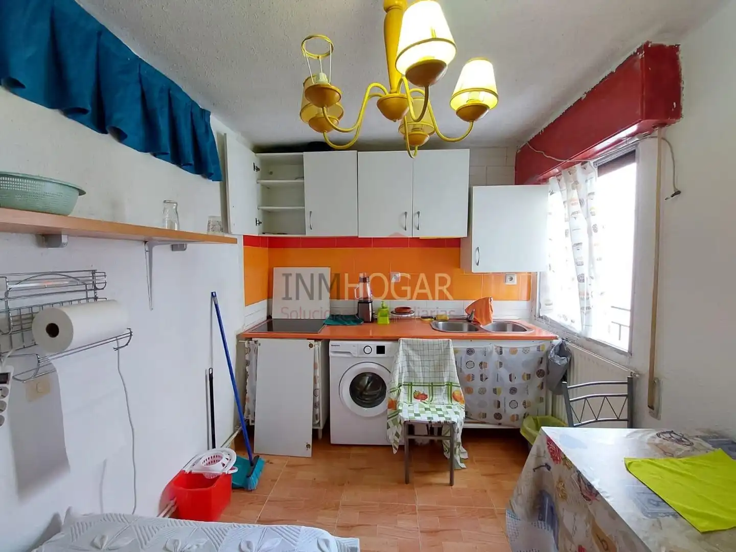 Cuina de Pis de lloguer en Ávila amb Parquet, Terrassa i Moblat