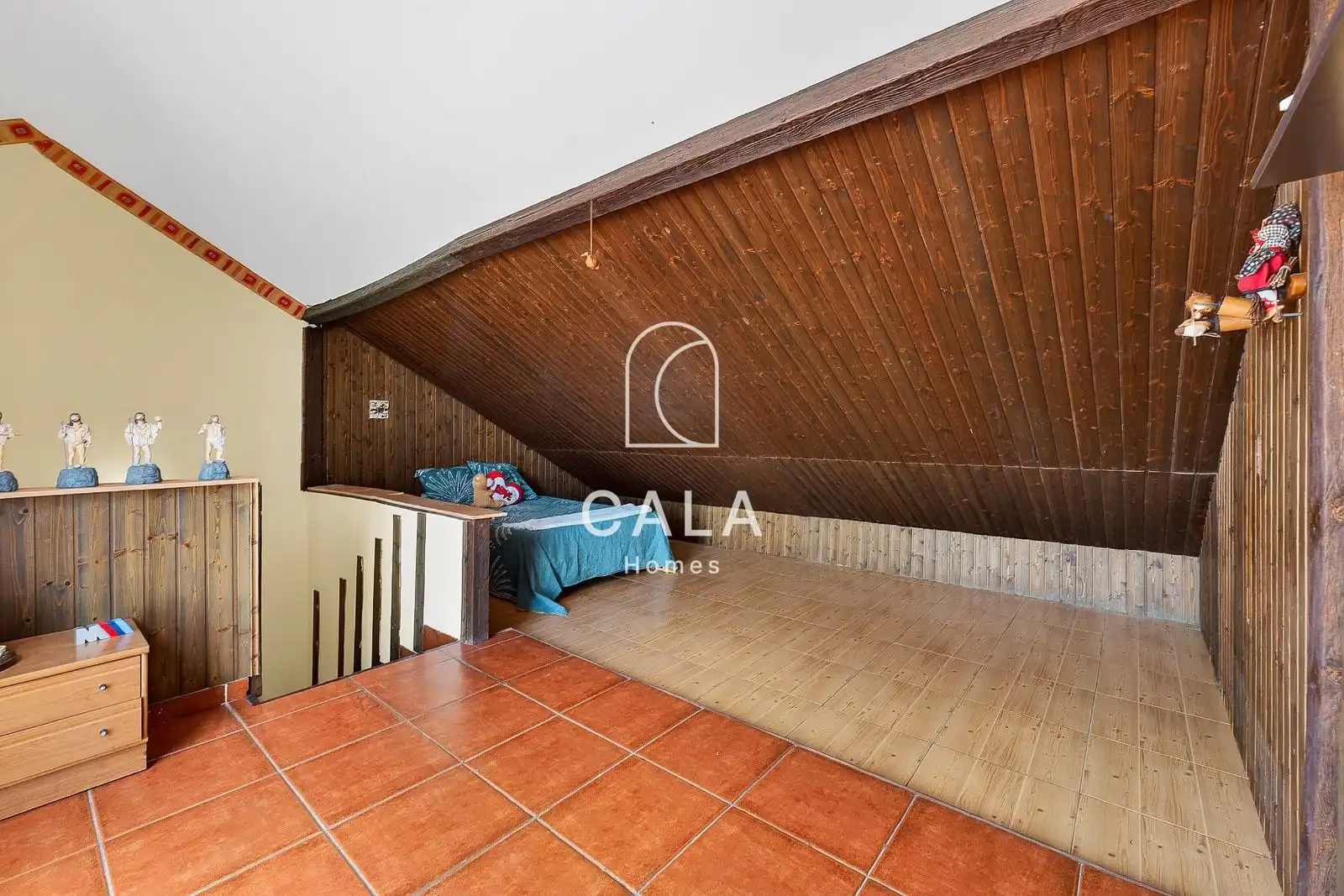 Einfamilien-Reihenhaus zum Verkauf in Adeje mit Terrasse, Schwimmbad und Möbliert