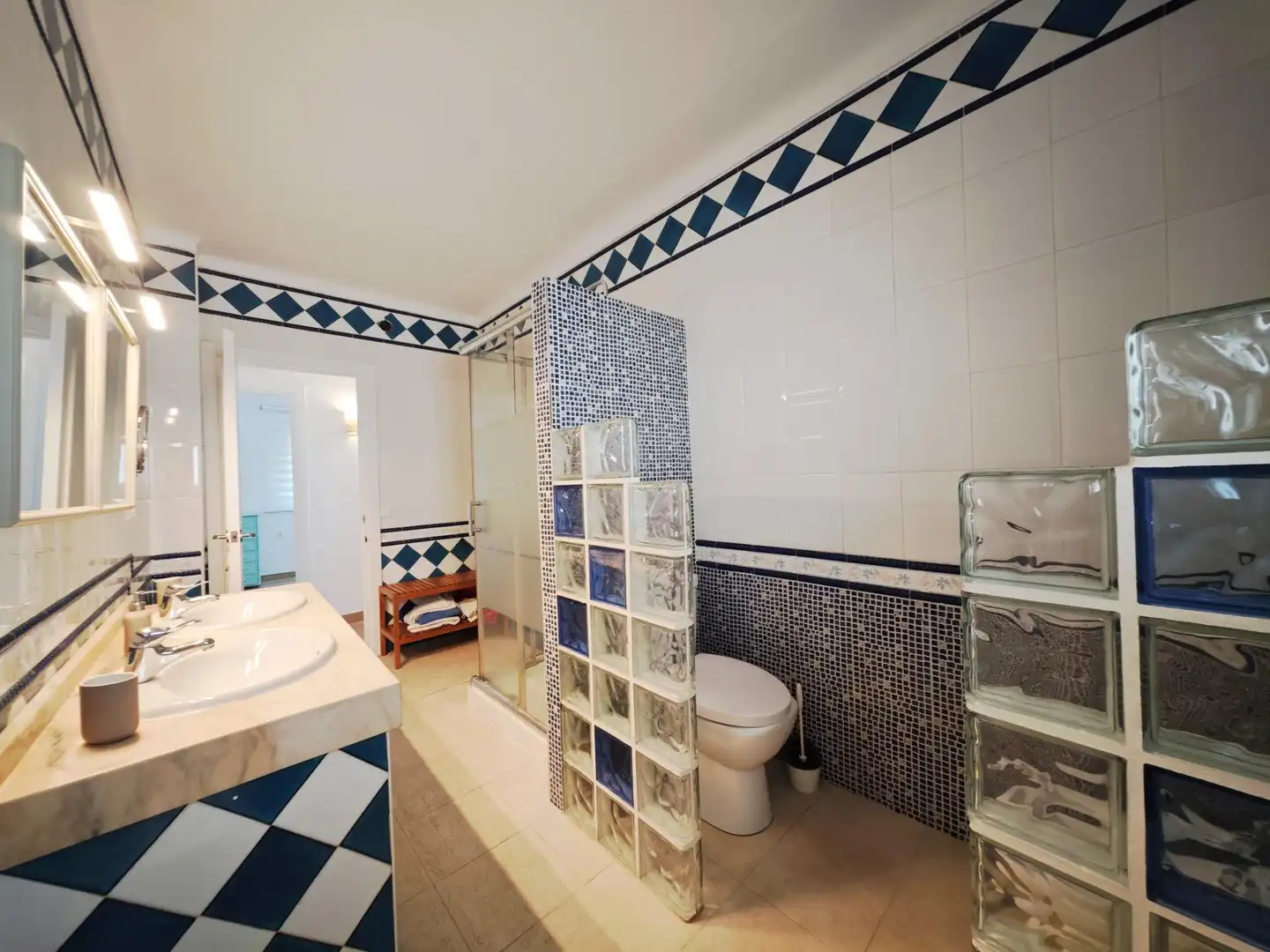 Badezimmer von Haus oder Chalet zur Miete in Alhaurín de la Torre mit Klimaanlage, Heizung und Privatgarten