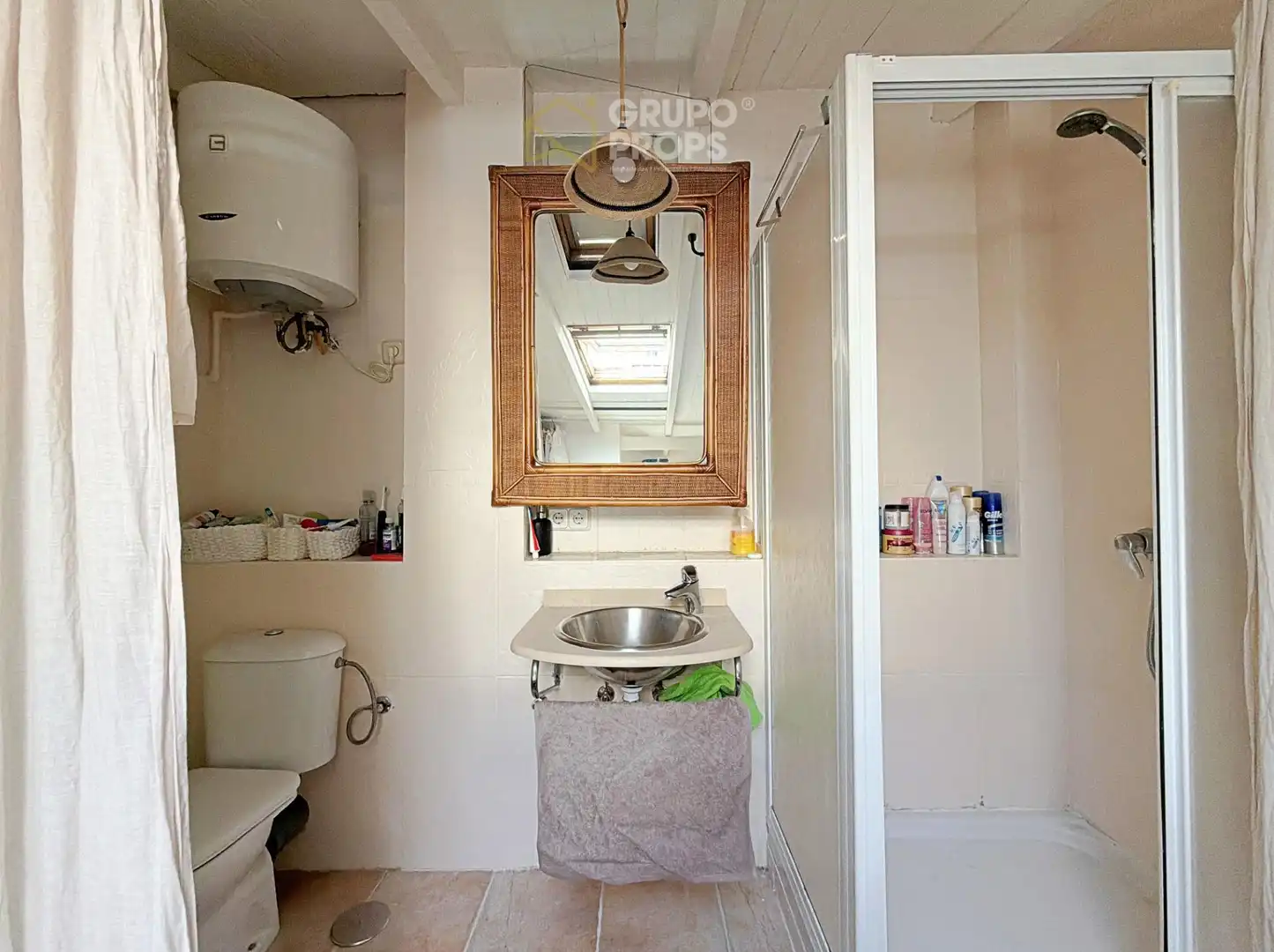 Baño de Piso de alquiler en Madrid con Aire acondicionado, Calefacción y Amueblado