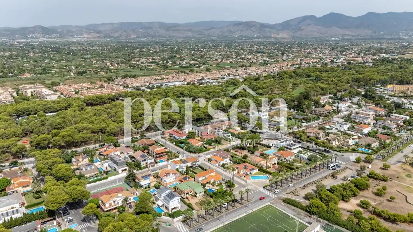 Casa o xalet en venda en Castellón de la Plana / Castelló de la Plana amb Aire condicionat, Calefacció i Jardí privat