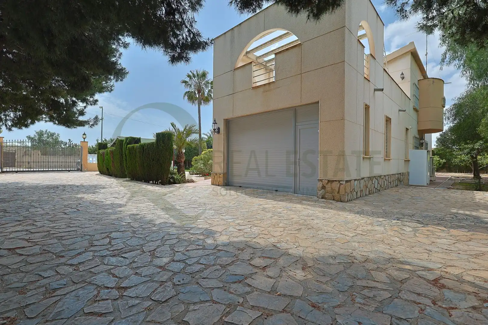 Vista exterior de Casa o xalet en venda en Alicante / Alacant amb Aire condicionat, Calefacció i Jardí privat