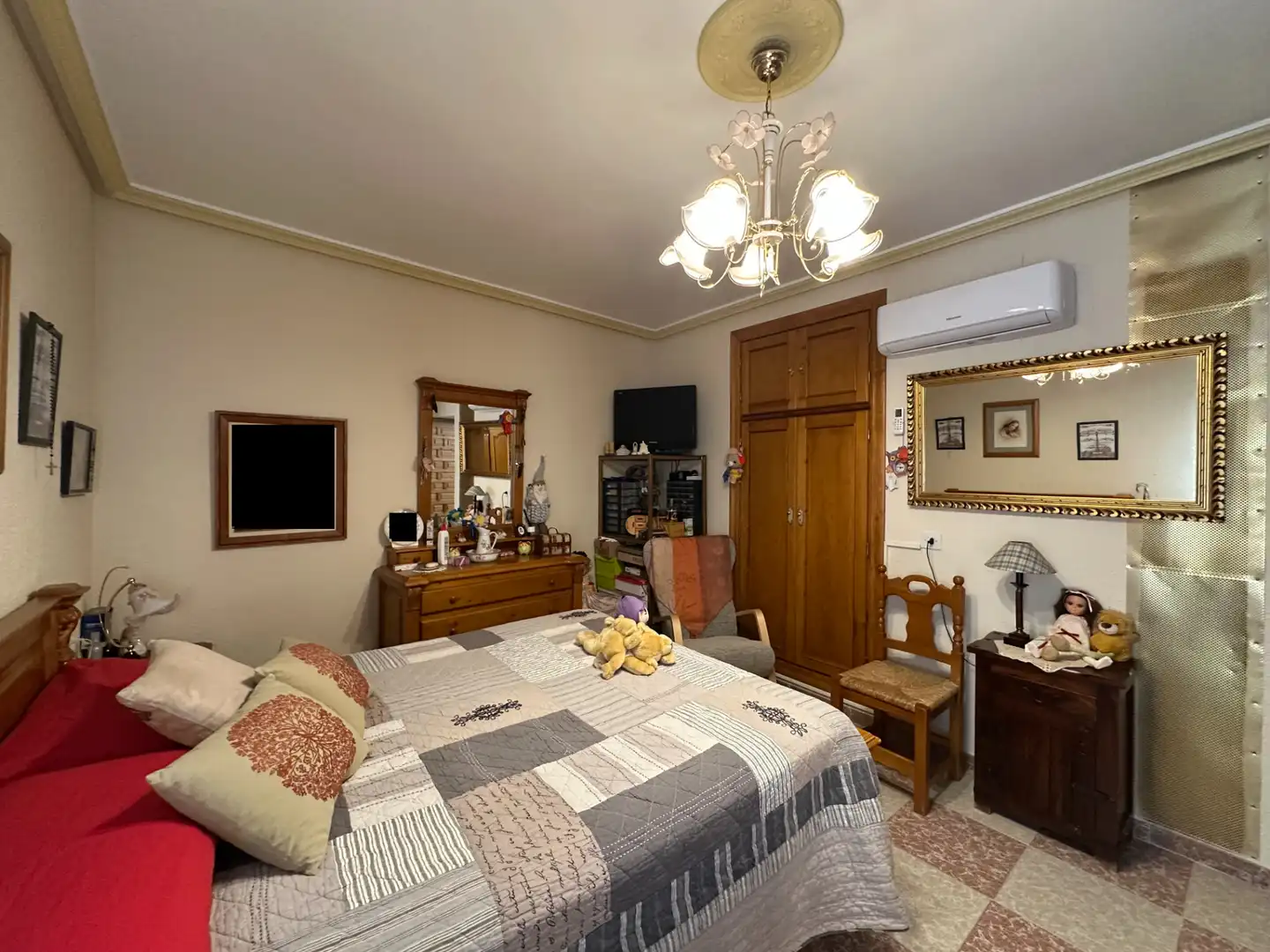 Dormitori de Casa o xalet en venda en Úbeda amb Aire condicionat i Terrassa