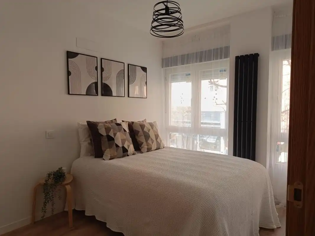 Bedroom of Flat for sale in Madrid  with Air Conditioner and Heating